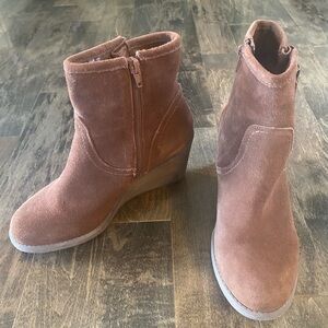 CARLOS Brown Suede Leather Western Cabincore Casual Wedge Ankle Boots Size 8